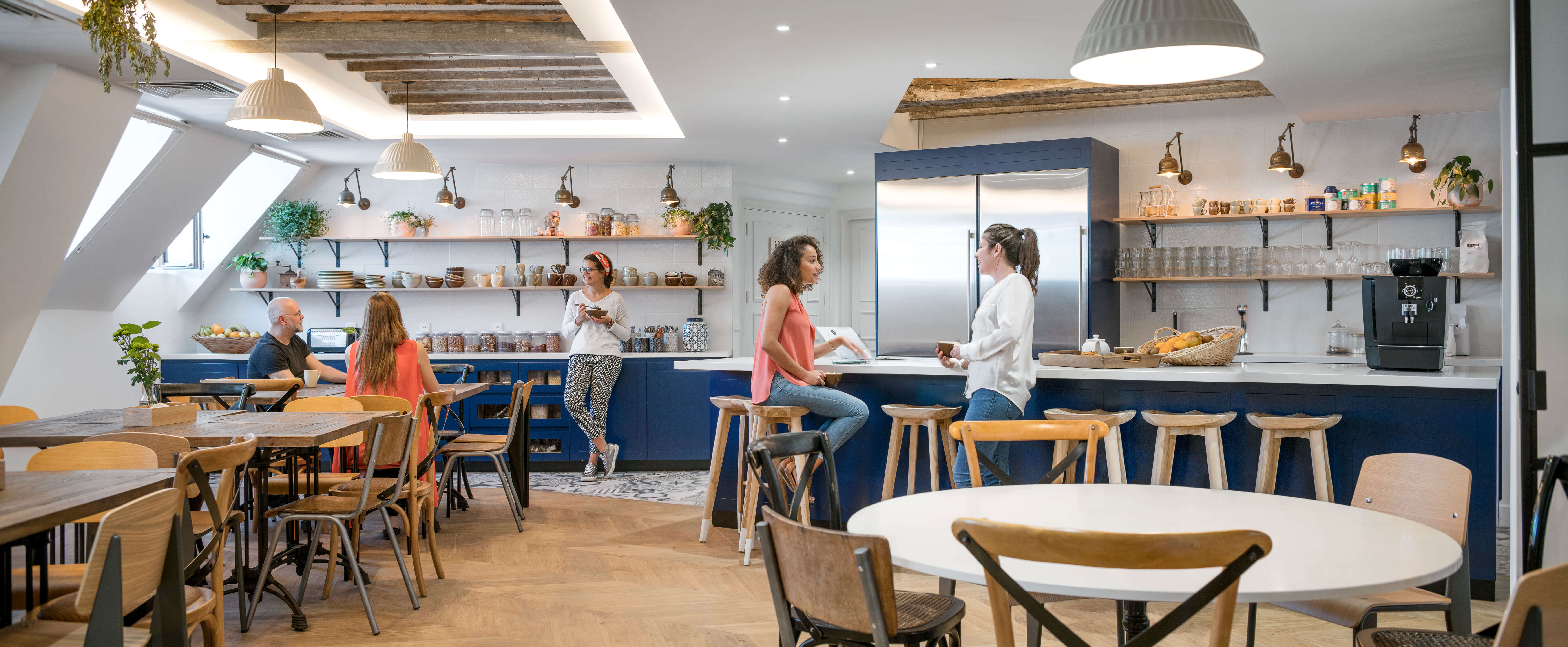 aménagement des bureaux à Paris d'Airbnb appelés Le Nid